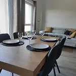 Duplex Moderne, Chaleureux Au Calme A Toison D'or Διαμέρισμα *