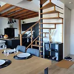 Duplex Moderne, Chaleureux Au Calme A Toison D'or Apartment
