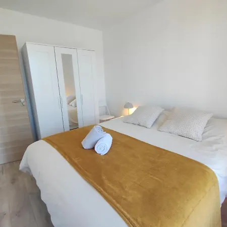 Duplex Moderne, Chaleureux Au Calme A Toison D'or Apartment *